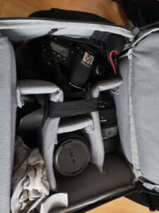 Fotobatoh ROLLEI - náhled na obsah (fotoaparát a objektivy)